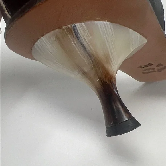 Cydwok Leatyer Strappy Sandals With Horn Heel - Picture 5 of 8